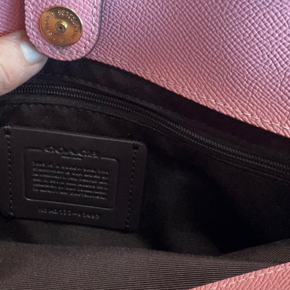 Beautiful Coach purse that is in EGUC. - Picture 9 of 9